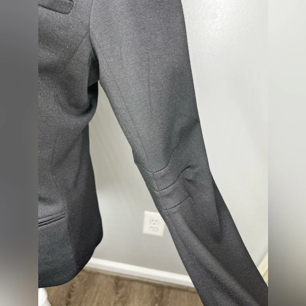 Mark Black Blazer with Stripe Lining Size Large - Sophisticated and Modern - Picture 4 of 13